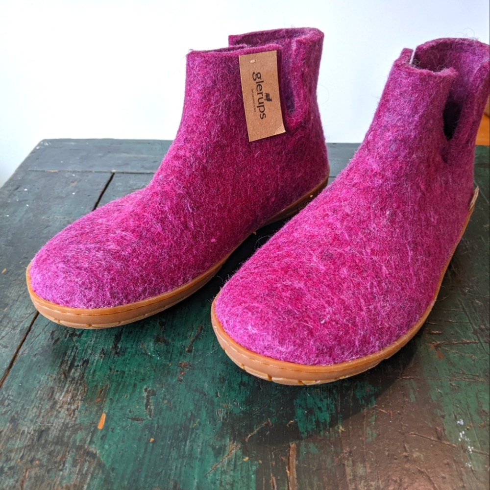 Glerups Cranberry Wool Low Boot with Rubber Sole